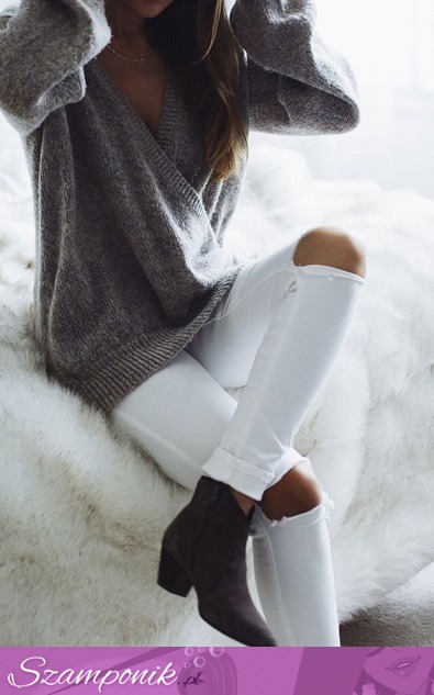 Duży sweter połączony z botkami i białymi rurkami-mega