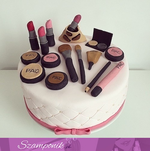 Makeup cake ;)