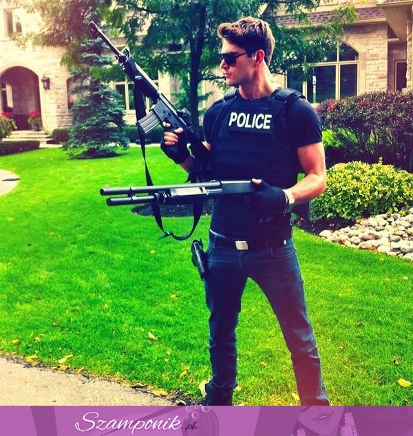 Przystojny policjant ;)