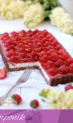 Tarta z kremem mascarpone i truskawkami