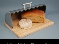 Jeśli zauważyłeś, że pieczywo w chlebaku szybko czerstwieje-znamy na to sposób!