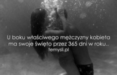 U boku właściwego mężczyzny...