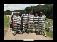 6 więźniów uratowało życie strażnikowi, który ich pilnował...
