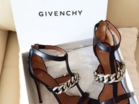 Sandałki od Givenchy