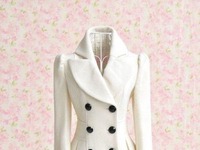 Elegancki biały płaszcz