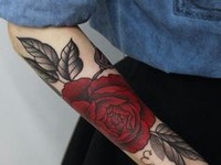 Róża na ręce ;)
