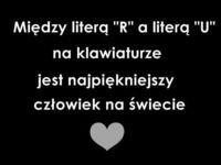 Między literą r, a u jest...