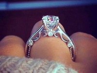 Przepiękny pierścionek