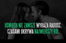 Uśmiech nie zawsze wyraża radość...