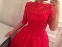 Koronkowa czerwona sukienka-mega
