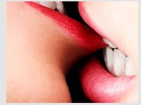 Czy wiecie, że GRYZIENIE WARG podczas całowania może prowadzić do....!