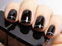 Czarno srebrny manicure