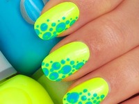 Neonowe paznokcie ciągle w modzie!