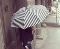 Ciekawa parasolka, pasuje do ubrań ;)