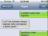 Dziewczyna zrobiła test ciążowy i poinformowała chłopaka smsem... zobacz jego reakcję, po prostu ideał