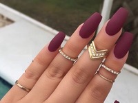 Genialne paznokcie i pierścionki
