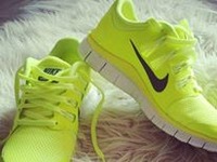 Neonowe nike