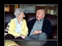 98-letnia kobieta wprowadziła się do domu opieki, by zatroszczyć się o swojego 80-letniego syna!