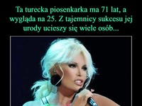 Ta turecka piosenkarka ma 71 lat, a wygląda na 25!