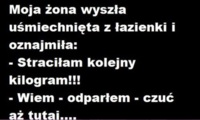 Żona wychodzać z łazienki