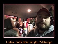 Ludzie mieli dość krzyku 2-letniego dziecka. Ojciec dodał pewien wpis na Facebooku, który dał do myślenia...