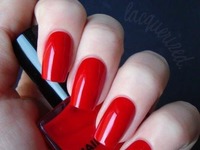 Czerwony manicure